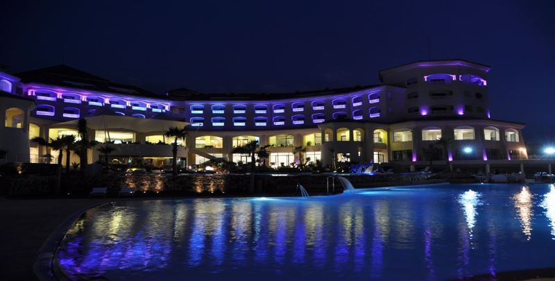 Hotel La Cigale Tabarka Zewnętrze zdjęcie The hotel at night
