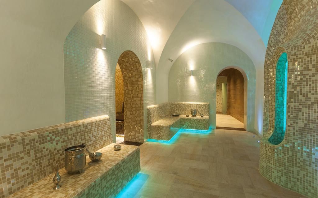 Hotel La Cigale Tabarka Zewnętrze zdjęcie A hammam in a spa