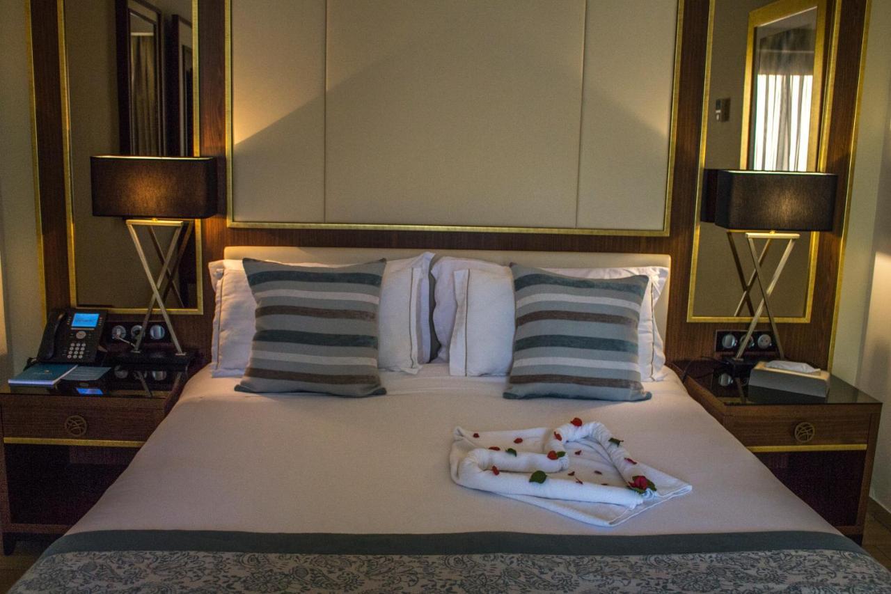 Hotel La Cigale Tabarka Zewnętrze zdjęcie A bed